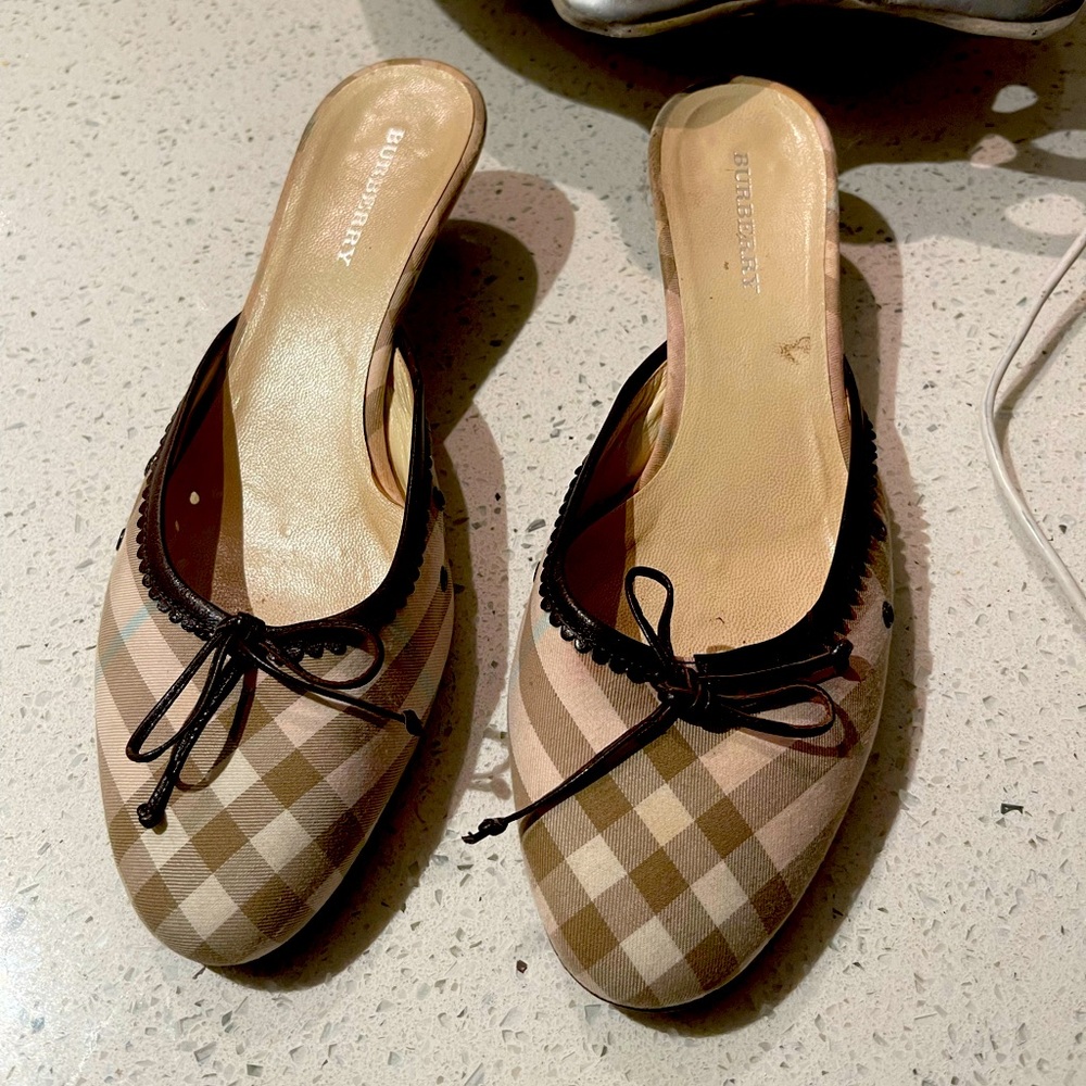 Burberry flats size 7 Made in Italy used
